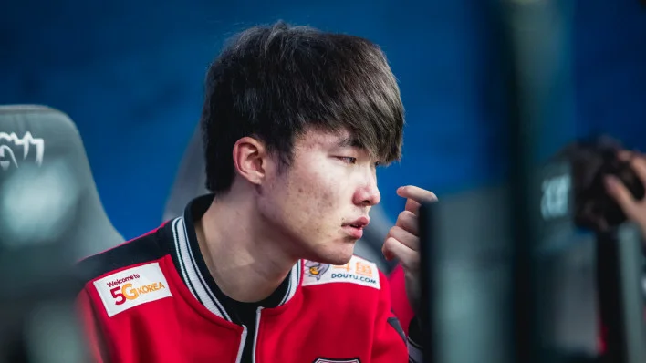 Faker llorando